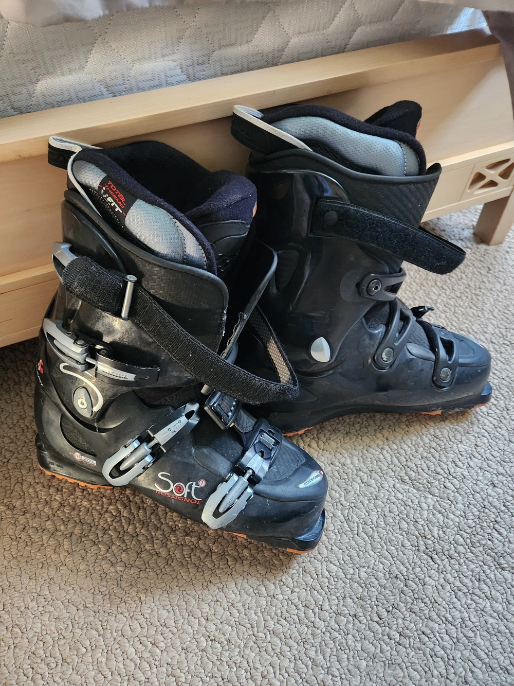 ROSSIGNOL Black Soft Ski Boots 27.5
